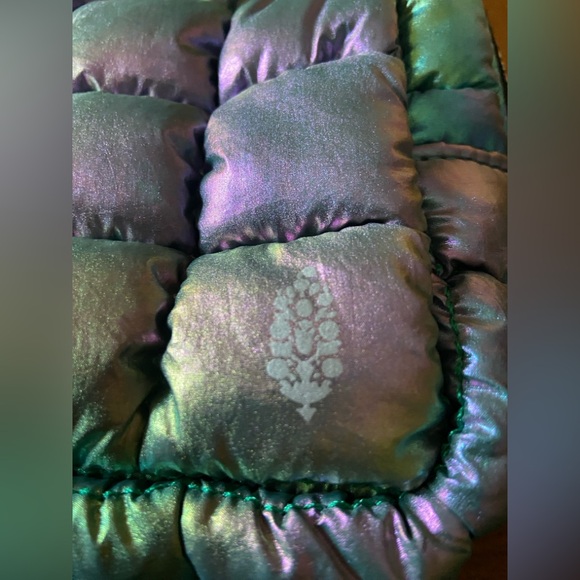 Free People Limited Edition Iridescent Mini Case - Picture 5 of 7